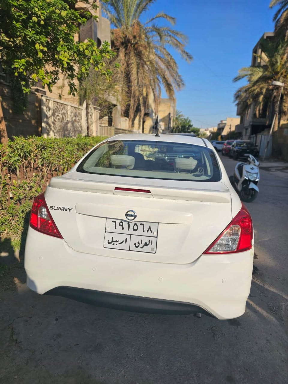 السلام عليكم 

نيسان سني هندي البليتة الزركة المرغوب موديل 22 رقم اربيل 
كفالة عامة عدة بارد بالجاملغ كير محرك كهربائيات صدر تخم تاير كله كفالة شاشة وكامرة احسن نوعية شاديلها ماشية 42 السيارة جديدة بمعنى الكلمة وبالعافية على الياخذها 
السعر 108 وخابرني وتشلع عيوني 
مكان السيارة شارع فلسطين 
***********
