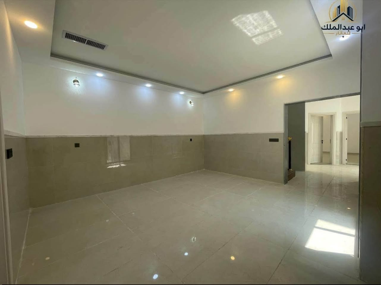 عروض مكتب الاخؤين للعقار حي الملاين الأولى دار 🏠 مساحه 180متر طابقين بناء حديث تسليم فوري خدمات كامله سند زراعي نموذج 25 
موقع الدار 🏠 ملايين الأولى  
قرب جامع 🕌 اهل القرأن 
عدد غرف النوم 5 واسعات 
الاستفسار 

*********** ابو رعد 

*********** ابو عمر 

*********** رعد بيغمبرلي

