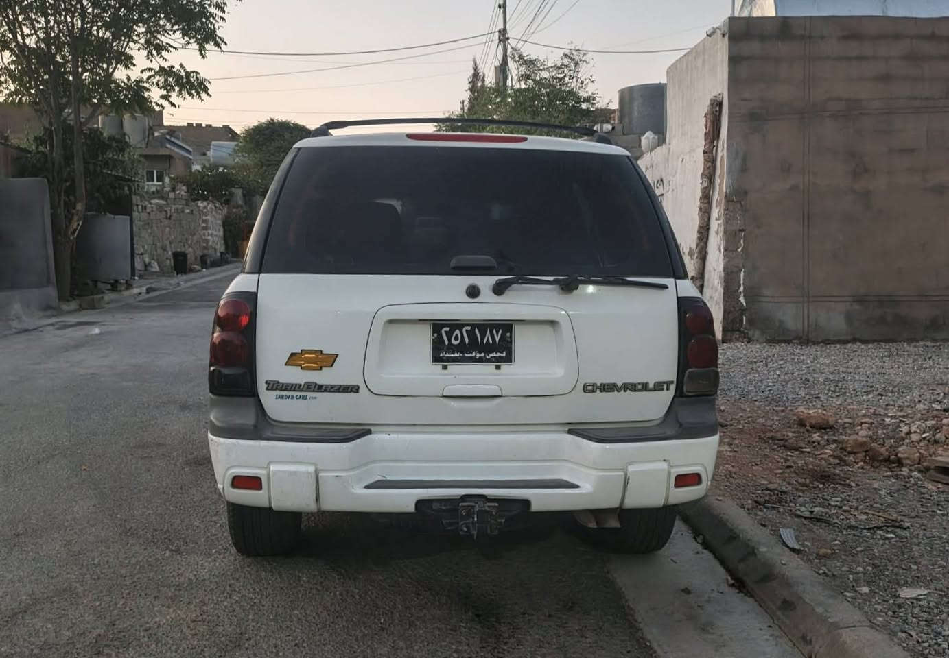 بلایزر
ئارم پلاستیک سلێمانی تازە
بە شەرت گێڕ و مەکینە و ئەکسل
***********
