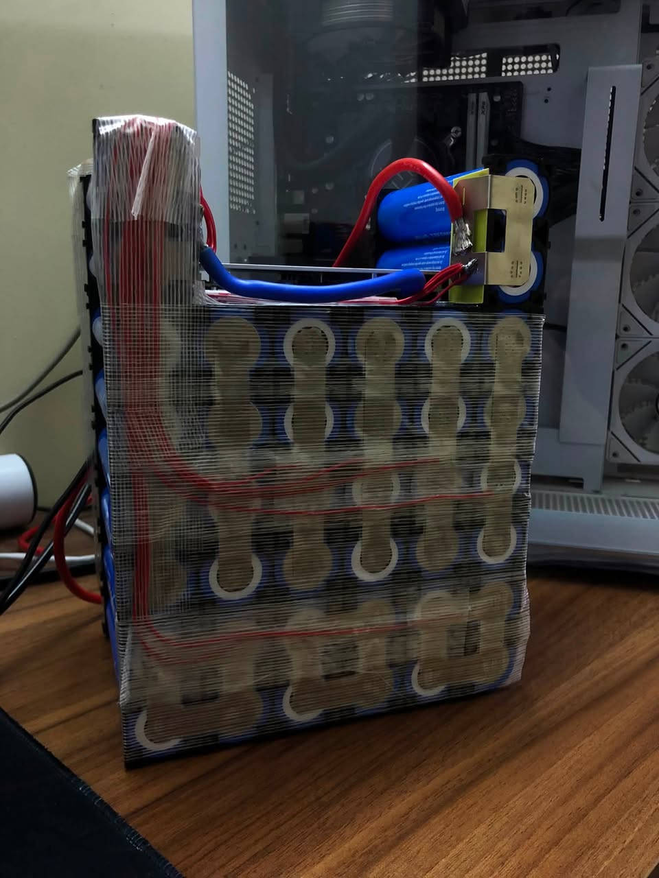تم تجهيز بطارية فوسفات الحديد
لاحد الزبائن
60v 30A  BMS 50A jk

مع شاشة لعرض نسبة الشحن والحرارة وتيار التفريغ 
وشاحنة بتيار شحن 10A 

للتواصل :
***********
