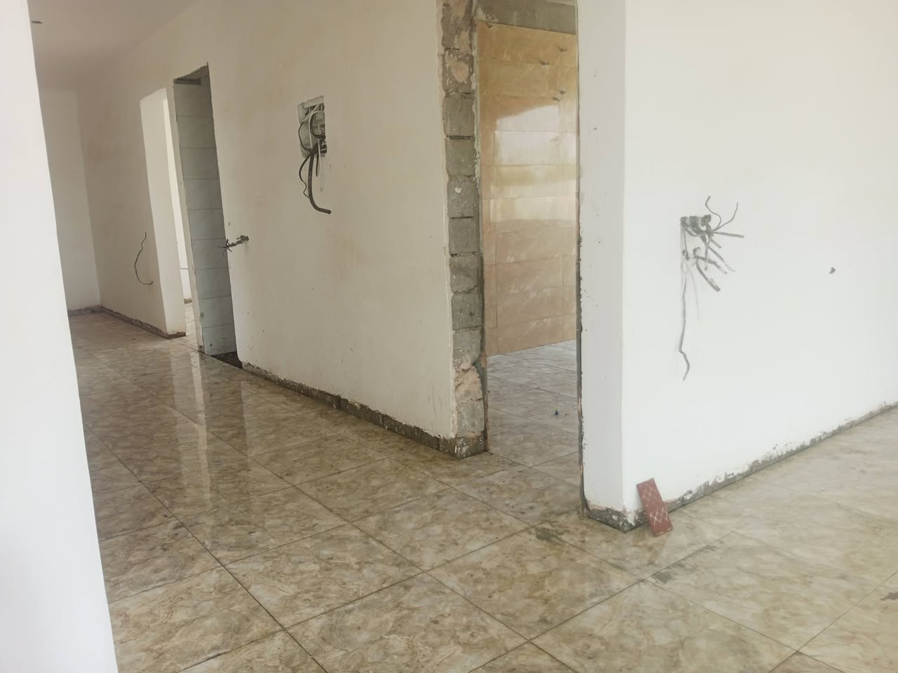 سلام عليكم خليفه سيراميك جدران ارضي تغلف دارج هاذ رقمي 

***********
