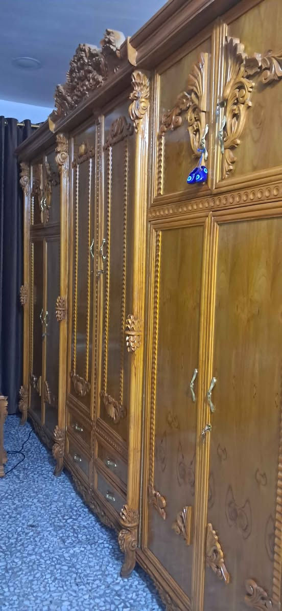 كنتور صاج خارج داخل ٦ باب دنك زان نقش ارتفاع ٢٧٥ عرض ٣٦٠ نظافه ١٠٠ بالميه السعر ٩٥٠  اتصال *********** بغداد, العراق
