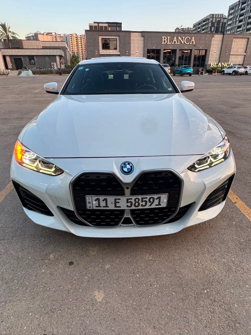 السلام عليكم 
bmw 2024 
كهرباء فول الكترك 
قطعتين صبغ 
بدون دواخل
رقم بغداد 
265 $
***********
شنو الموديل الكامل بالضبط للـ BMW؟ يعني i4 لو iX لو موديل ثاني، وشكد المواصفات/الفئة؟: 
i4 e35
شكد الممشـى الفعلي للسيارة، ووضع البطارية شلون من ناحية الصحة والمدى؟: 
15 الف 
جيد جدا
وين موقع السيارة حالياً بالعراق حتى المشتري يعرف وين يجي يفحصها؟: 
بغداد / اليرموك او الكاظمية
السعر 265$ نهائي لو بيه مجال بسيط، ومنو يطلب الفحص قبل الشراء؟: 
مجال بسيط
