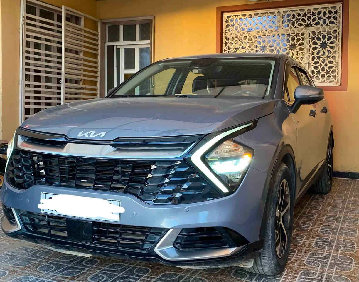 كيا سبورتج موديل ٢٠٢٣  EX  وارد امريكي فول مواصفات عدا الفتحه
وارد أمريكي بأسمي
شاشه متصله
3 مودات قيادة 
                                                                 Auto hold 
بريك منحدرات 
تحذير عند الاقتراب و توقف ذاتي 
تحذير عند فتح الباب 
ماشيه ٧٨
مكينه ٢٥٠٠
رادارات اماميه وخلقيه وجانبيه
حساسات خلفية 
بصمة أبواب وتشغيل عن بعد كشن كهربائي
تدفئة كشنات
تبريد قطعتين
هاند بريك دكمه
لون فيلي
الضرر موضح بالصور 
السيارة مرقمة بأسمي و كاملة تحويل ثاني يوم
بابل حلة
للأستفسار الأتصال بالرقم  ***********
