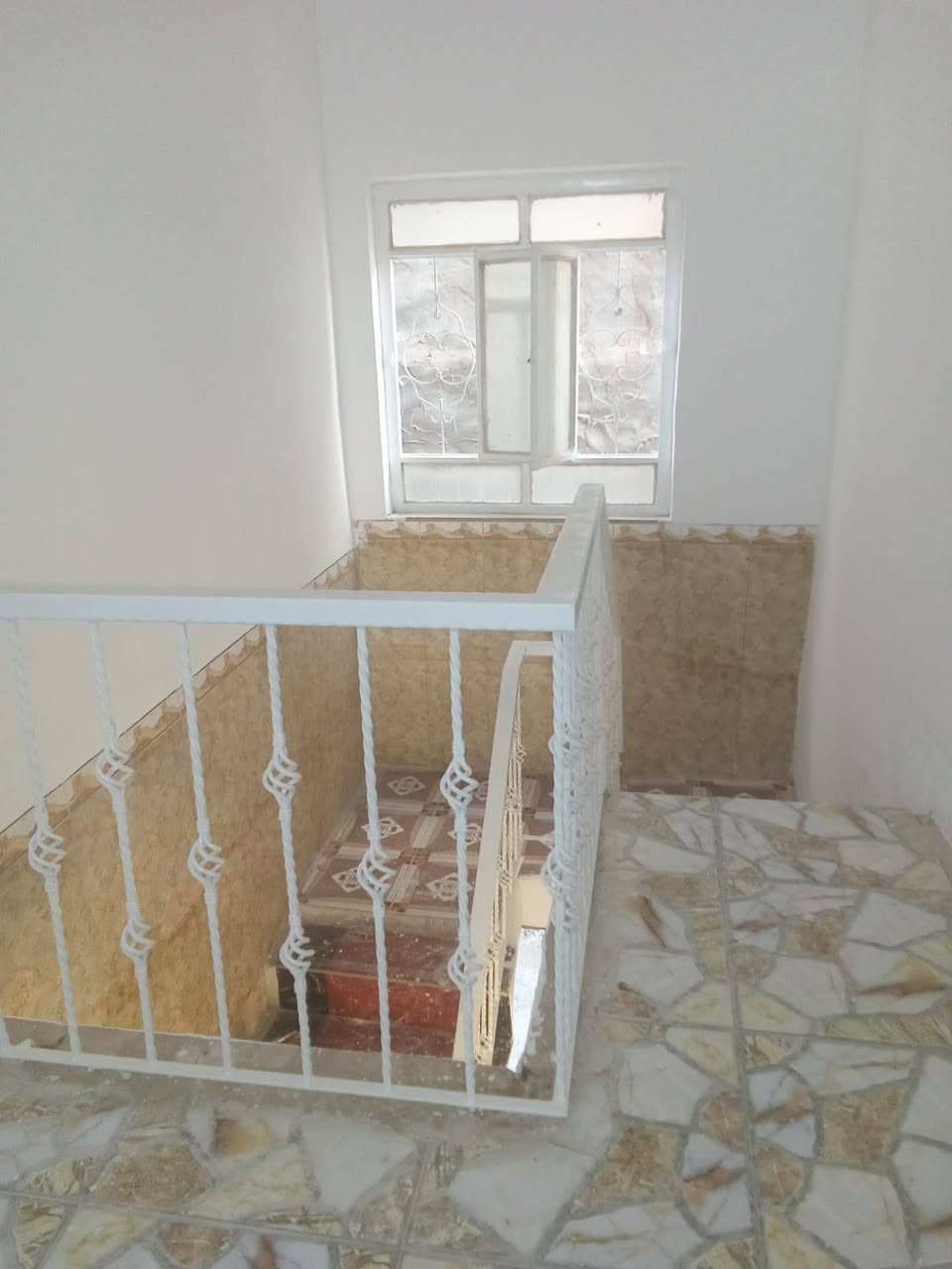 السلام عليكم
دار للبيع موقع الدار اول متنزل الجسر مال سيف سعد على اليمين المساحة الكلية ٢٦٠ سند بسمنه فارغ حاليا ترميم جديد الواجهة ١٦  او ١٧ متر  ٤  غرف نوم
موقع جيد السعر ١٤٠
*********** للاستفسار
