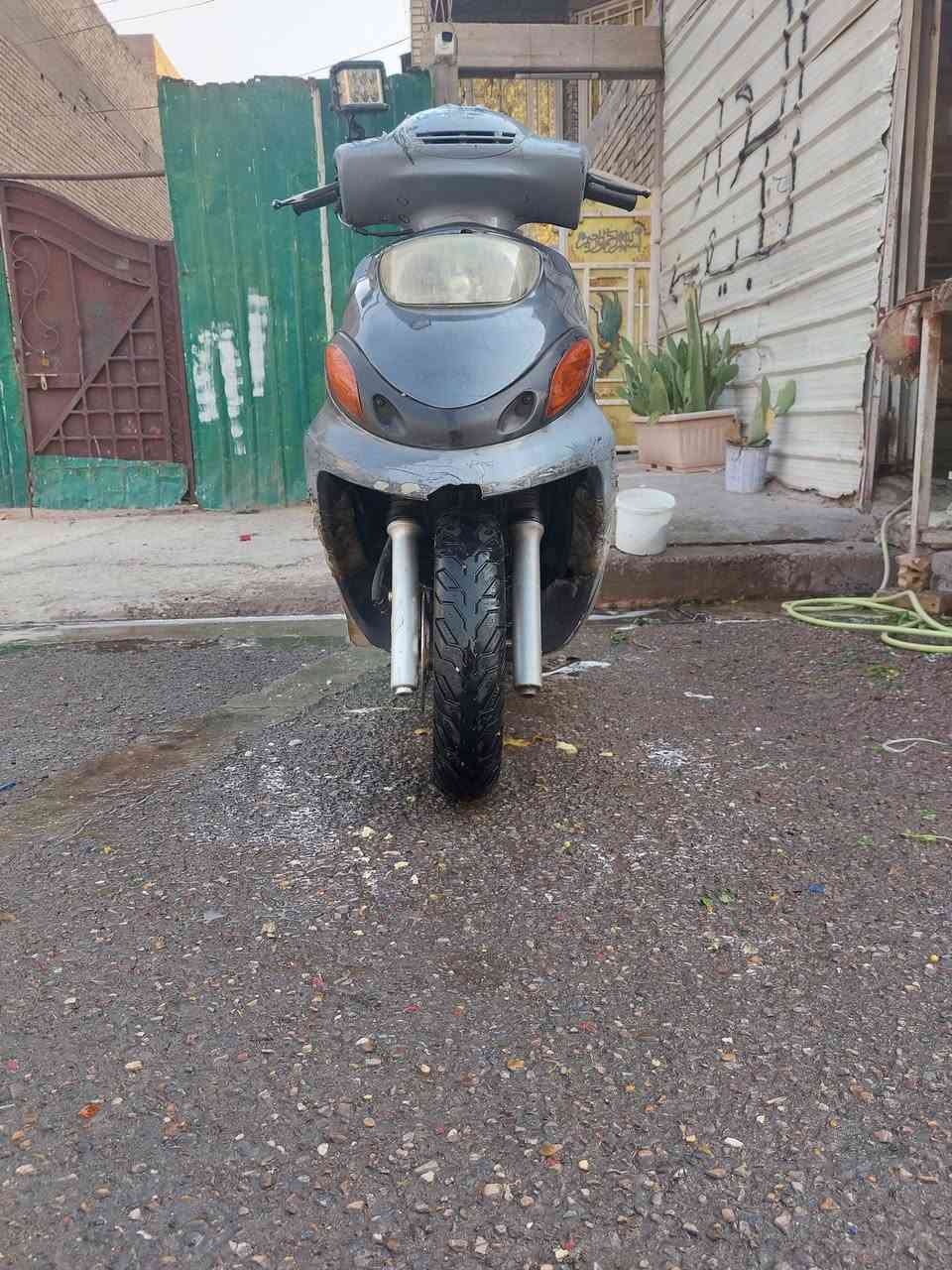 دراجه دولفين مكانها بغداد العبيدي دراجة تايرات جدد دبلات جدد كهربائيات كولها وسلف
كلشي بيها شغال دراجه حلوة ونظيفة 
 ومگينتهه خير من الله 
رقمي للشراي ***********
الدراجة رايدها ب350 الف
