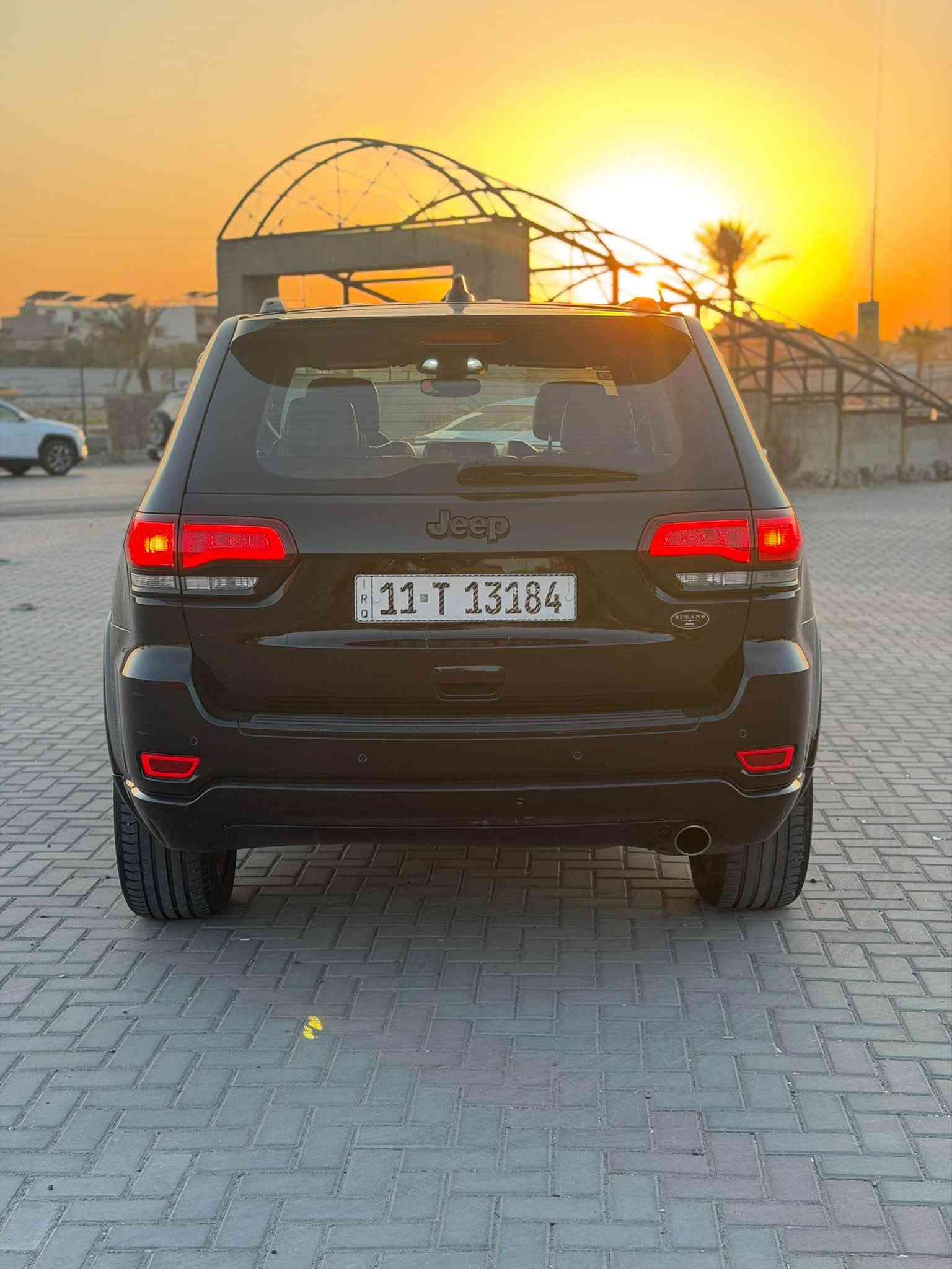 السلام عليكم جيب موديل 2018 بلاك توب معروضه 160 وبيه مجال بسيط رقم بغداد دولي باسمي تحويل مباشر مكينه 6 سلندر 3600 غير مفتوحه  كير كذالك غير مفتوح  سياره ماشيه 95 حقيقي تبريد ثلج صدر امامي خلفي جديد تخم تاير جديد سياره جاهزه كل نقص مابيه مواصفات سياره فول 1/1 عدى فتحه بصمة تشغيل + تشغيل عن بعد كشنات جلد + كشنات كهرباء تبريد قطعتين تحكمات سترين شاشه كبيره  مري قلاب صندوك كهرباء رادرات جانبيه حساسات خلفيه شفتات ستيرن نظام أطفى وتشغيل بلازدحام بعد بيه هواي مواصفات (((( حادث سياره بسيط جاملغ سايق  + بنيد + باب السايق كلير توحيد لون بدون دواخل  صور حادث مرفوقه ويه المنشور )))) مكان سياره بغداد الاستفسار *********** خاص مغلق 🔐
