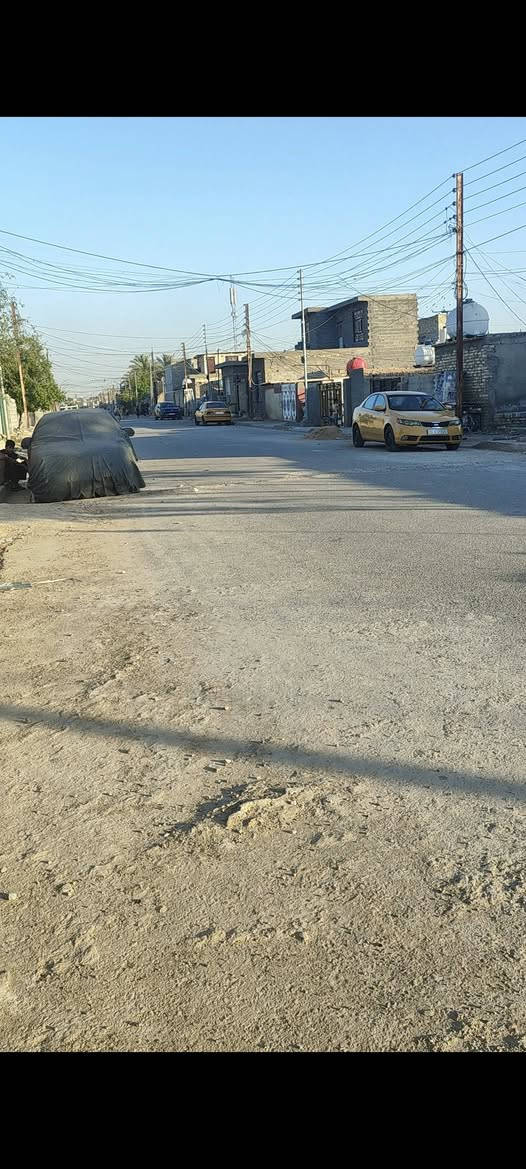 السلام عليكم بيت للبيع مساحه ١١٥م بناء قديم خدمات كامله شارع عريض سعر ١٨ للاتصال ***********
