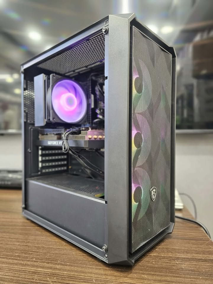 - GALAX RTX 3070TI 8GB
- CORE I5-10400F
- H410 DDR4
- CORSAIR 16GB DDR4 2800MHZ
- 256GB SSD
- 1TB HDD
- COOLERMASTER HYPER 212 D3H
- MSI BLACK CASE 3 FAN RGB

بنظافة - 95%
للاستفسار ***********
