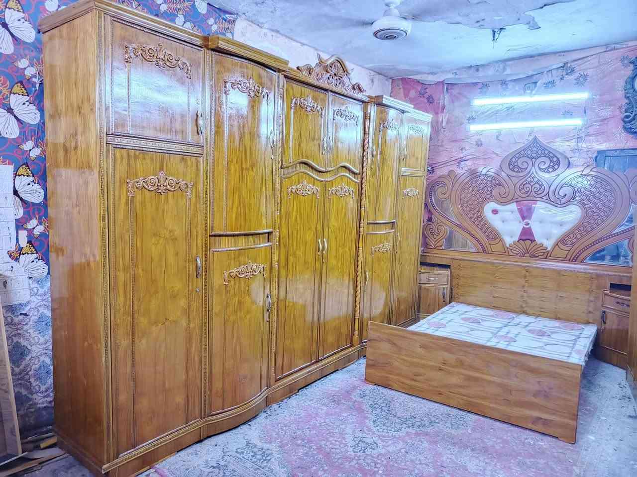 غرفه اخشاب ست ابواب ملحق للبيع ***********السعر 650صاج الزاويه كنتوريه موديل حديث العنوان بغداد وكو توصيل متواجد وتساب

