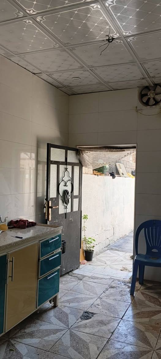 بيت للبيع 125م طابو صرف خدمات فول عكاده وبلوك بس حلو البيت وعالي عن الشارع  بي ثنين غرف  طويريج ام الهوى القديمه بين شارع الباشه وبين شارع النجار وسعر بلاش تصال او رسلني ***********
