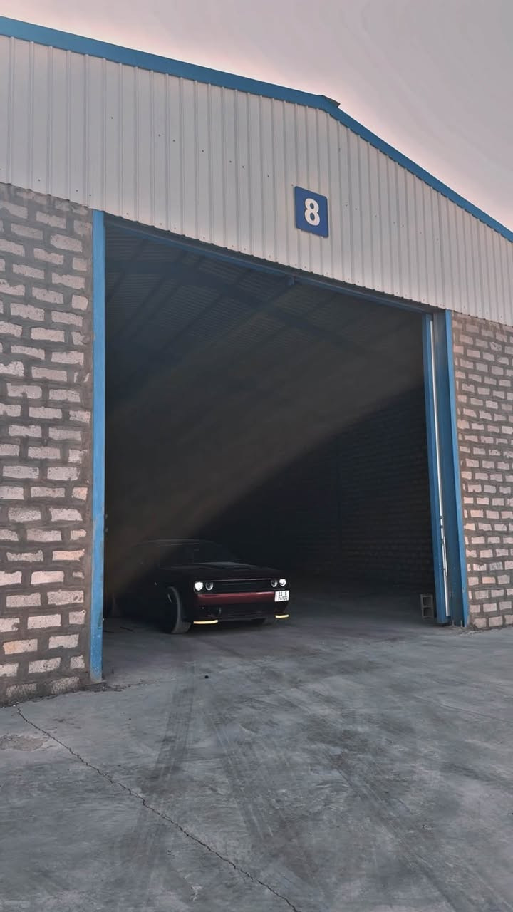 محرك 3600
منظومة تبريد جديدة 
صدر امامي جديد
عليها تعديلات 
برمجة 
ويالة نجمة 
ستدات طلقات 
شاشة جبيرة 
داخل جلد احمر 
شفتات

كل التفاصيل ناشرها 

السعر 143 وبي مجال 

***********
