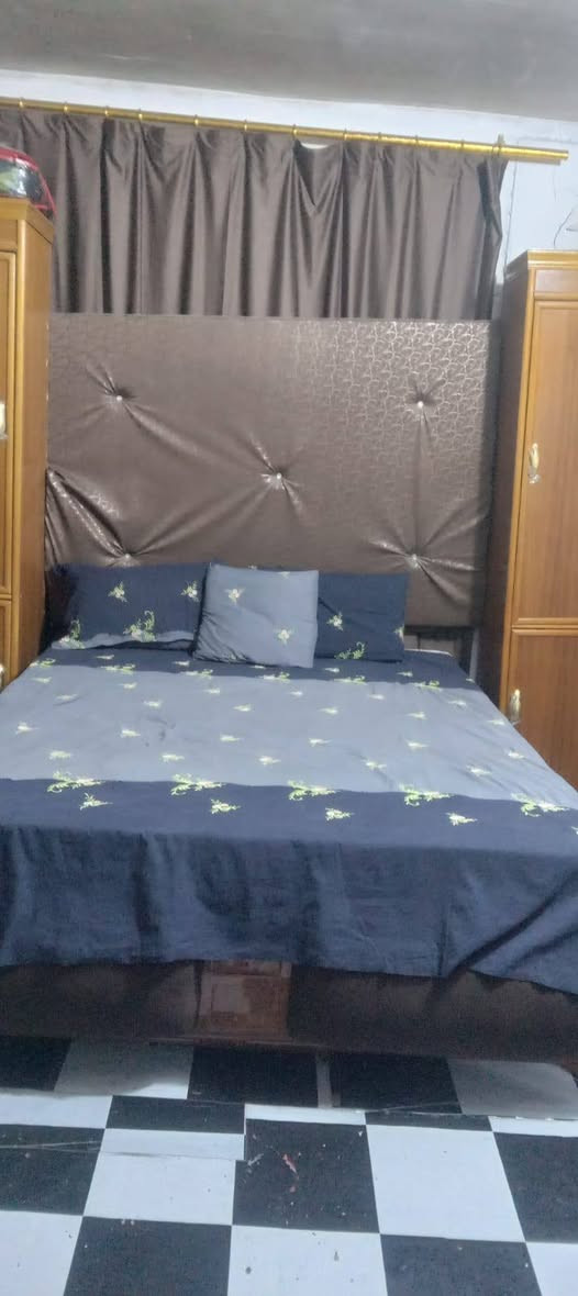 السلام عليكم غرفة نوم عراقي نظيفه السعر 300 وبيها مجال عنواني فلوجه حي الجولان استفسار عله هاذ الرقم***********
