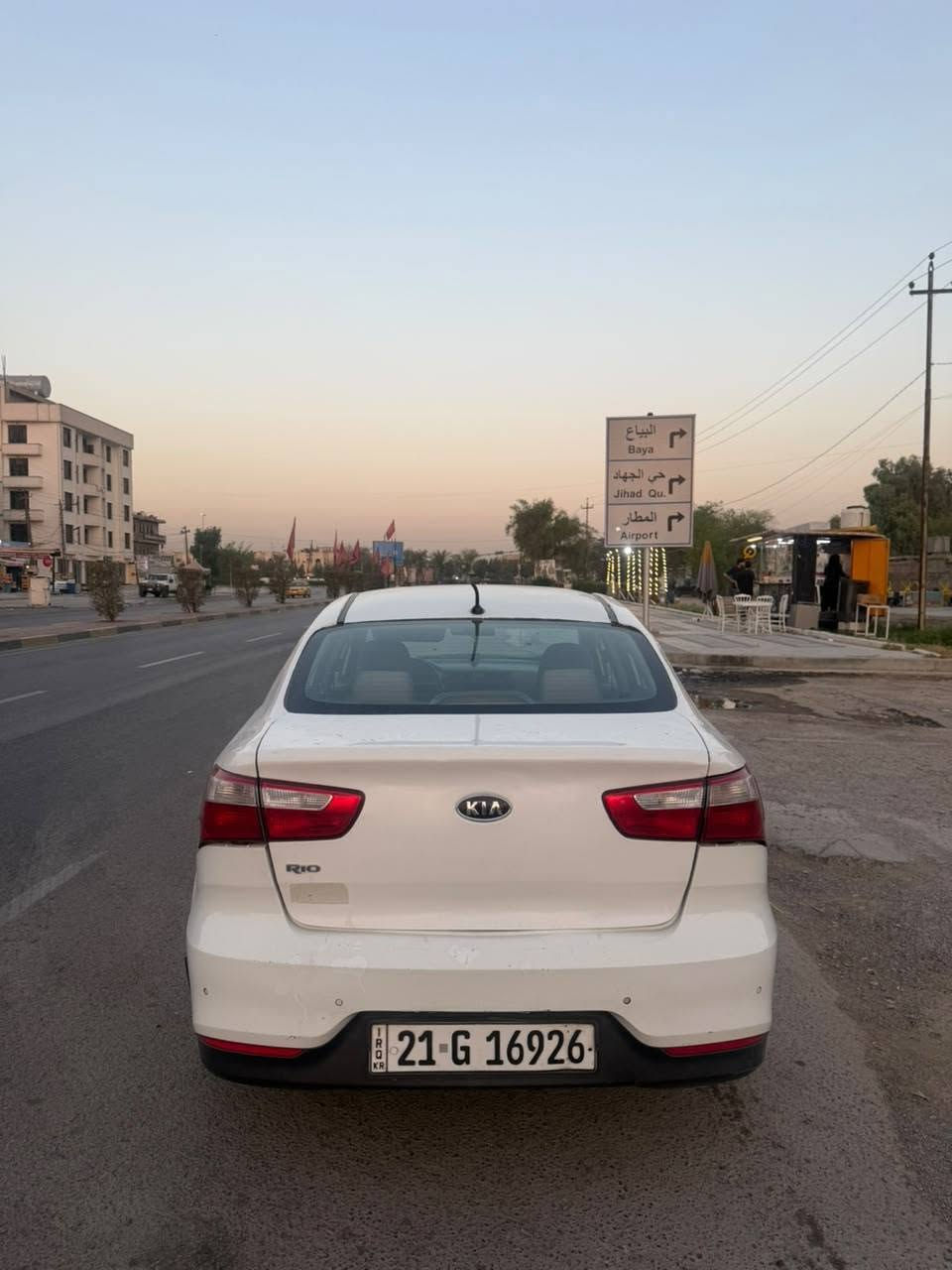 السلام عليكم ارخص كيه ريو للبيـــــــع
كيه ريو للبيع ٢٠١٤ فول مواصفات
صبغ عام أثر ضربه بلقماره تعديل والجنطه ضربه معمره جاهزه كشر كدامك نصبه  وكلشي بسعره مو ادور كفاله بهسعر 
جاهزه بدون نقص كير محرك تبريد خير من الله 
مكاني بغداد السيديـه تخم تاير جدد باتري جديد مسويله سيرفس وادامه جديد مو بس اصفط حجي تجي وشوف بعينك سياره جاهزه بدون نقص فول مواصفات 
***********
السعر ٦٥ وبيه مجال بسيط جدا البيع يكون نقد فقط مابيع مقدمه وقسط ورجاء بس الشراي يخابرني
