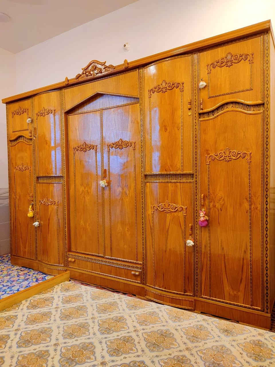 غرفه للبيع تسكام ام السته طابقين ملحق ام المسرح غرفه ضخمه داخل وخارج صاج زاويه كنتوريه  الغرفه جديده كلش العنوان ديوانيه حي العسكري السعر للاتصال ع رقم ***********
