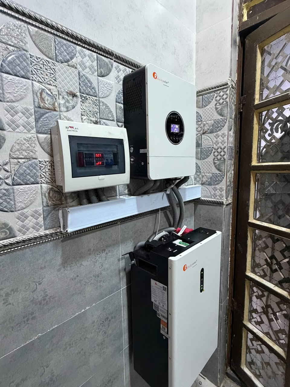 منظومة شمسية • بطارية 10KW • ألواح لونجي