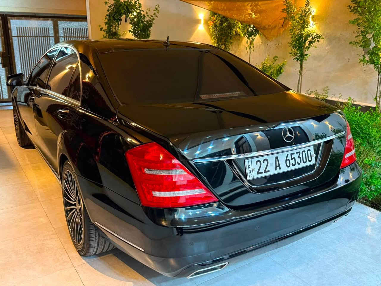 مرسديس s350
وارد خليجي موديل ٢٠١١
السياره فوول مواصفات 
ماشيه ١٦٥الف كيلو 
ما احجي الجناي يعرفه 

السياره بيه قطعه صبغ جاملغ خلفي وره السايق
وبيه الباب الخلفي عكس السايق مبدل نفس اللون وكاله يعني 
بانوراما 
بردادت خمسه 
بوب شفط
ثلاجه 
فوول موصافات محرك المرغوب عقل فوك 
تضلييل بالسنويه 
مكان السياره فلوجه 
السعر  230ورقه وبيه مجال مراوس حسب القناعه 
للستفسار اتصل ***********
او***********@إشارة
