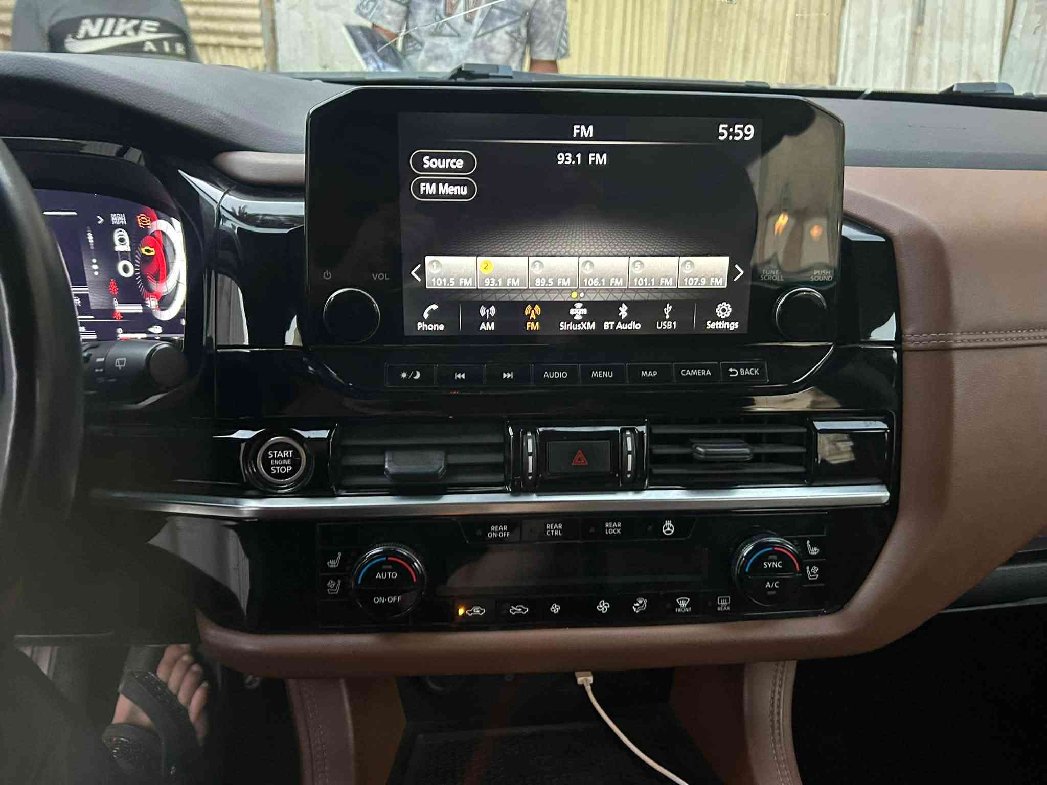 وارد أمريكي 🇺🇸 لون مميز

سيارة فول فول 1/1 موصفات بلاتنيوم 

سيارة 🚘 بدون اثر دواخل بدون طعجات بدون تعديل  بدون شخوط 

جميع الإرباكات سليمة 🎈 سيارة بدون اي نقص كله 100‎%‎ شرط

 محرك 6 سلندر حجم 3500سيارة 🚙 رقم شمالي 

مواصفات سيارة 5 كامرات ديجتال شاشه لمس لايتات ليت كشنات خزن وكهربائي وجلد وتدفئة وتبريد 🧊 وvip دواخل مشمشي بلادي مميز رادار امامي وخلفي وجوانب قمارة بانوراما قمارة اسود مميز دفع رباعي تلقائيا سايد بريك بصمة سيارة بصمة تشغيل عن بعد و7 راكب وتبريد 3 قطع مركزي ويل كروم حجم جبير كامرة امامي وخلفي وتصوير خزن جنطة كهرباء مانع ضباب استيرن متحرك وتدفئة دخول ذكي 

بيه اهواي موصفات فول فول اعلى موصفات سعره 280 بيه مجال 

مكان سيارة 🚙 بغداد - الحرية

***********
