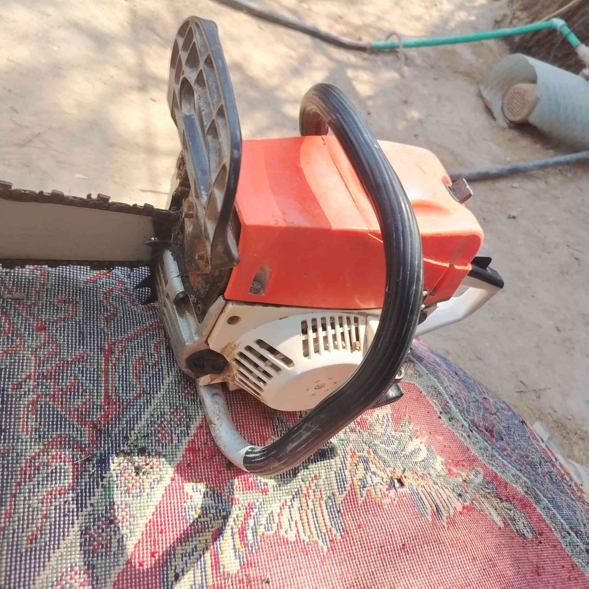 منشار بانزين بس كام يعطس من الكابريته نضيف كلش سعره ٥٠
البصره الزبير قرب السيطرة البحريه منطقه الدواجن
***********
