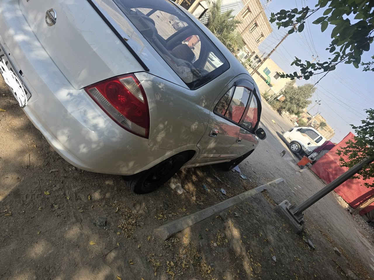 سلام عليكم نيسان سني ٢٠١٢ باسمي جاهزه من كل شي تبريد مكينه كير حداديه مكفوله من ضربه وتبديل بيها بارد صبق باب بدون ضرر سعر ٩٠ مكاني ناصريه  ***********
