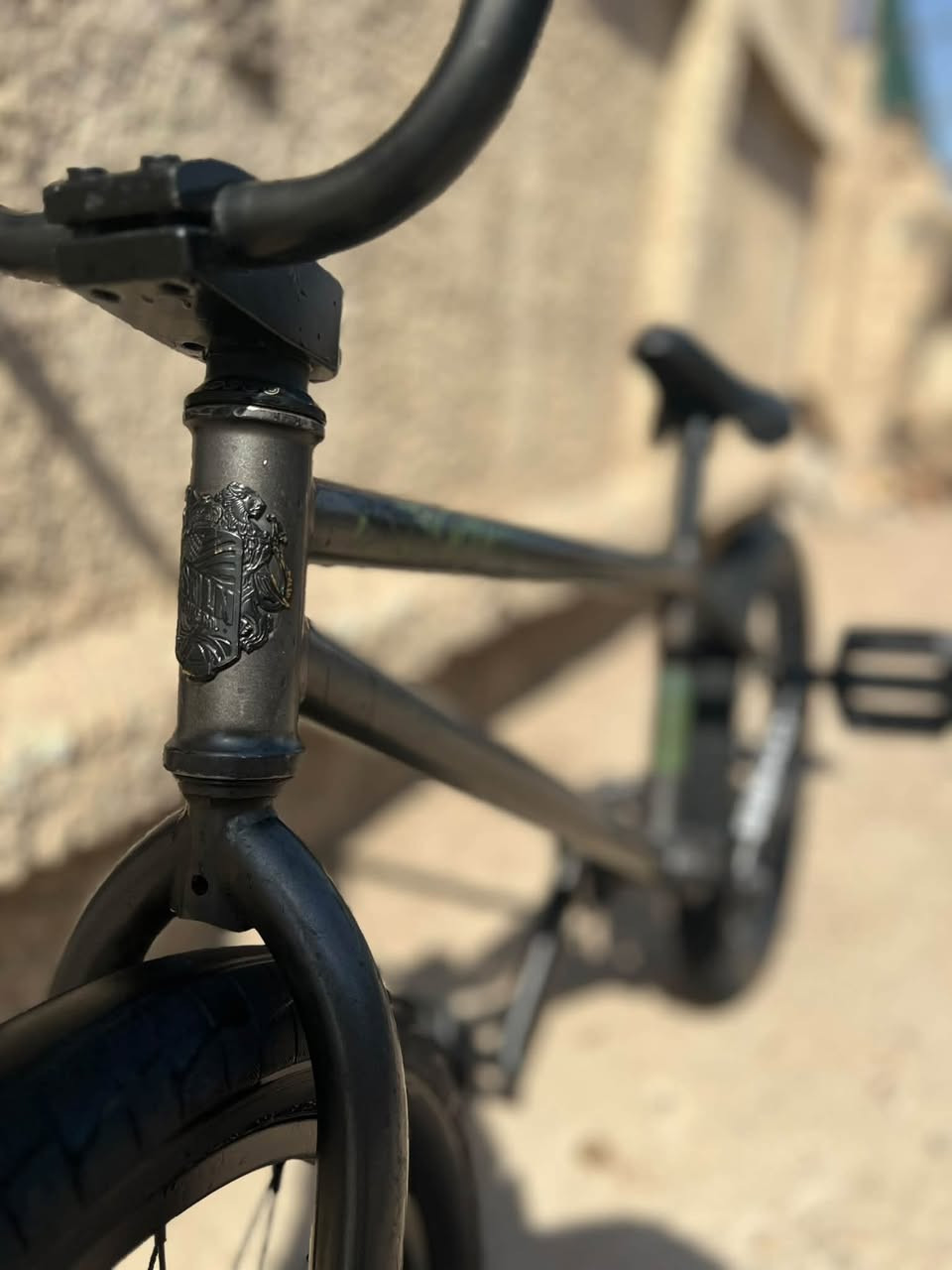(متوفر الان)
سلام عليكم احبتي ليوم جبتلكم بايسكل جديد شكاكي 
ماركه عالميه (STOLEN) فول وزنه خفيف ريشه يتحمل وزن ثقيل سارع قبل الحجز !!
الاتصال والاستفسار ***********
👇👇 المواصفات 👇👇
نوع الماركه : BmxSTOLEN ، بي ام اكس ستولن
سعر ثابت : 250 الف دينار عراقي وتوصيل مجاني فقط بغداد
!!
حجم البايك : 20.75 عالي
وزن البايك: خفيف 9كيلو غرام / يتحمل وزن ثقيل 75 وأكثر
تايرات : اصليه حجم 20.40 عراض
وياله : طبقتين عراض مكينه يمنه صوت عالي
ركبه وسكان : عاليات 
الكشن : نوعيه فلاي جلد
توجد خدمة توصيل بغداد فقط
