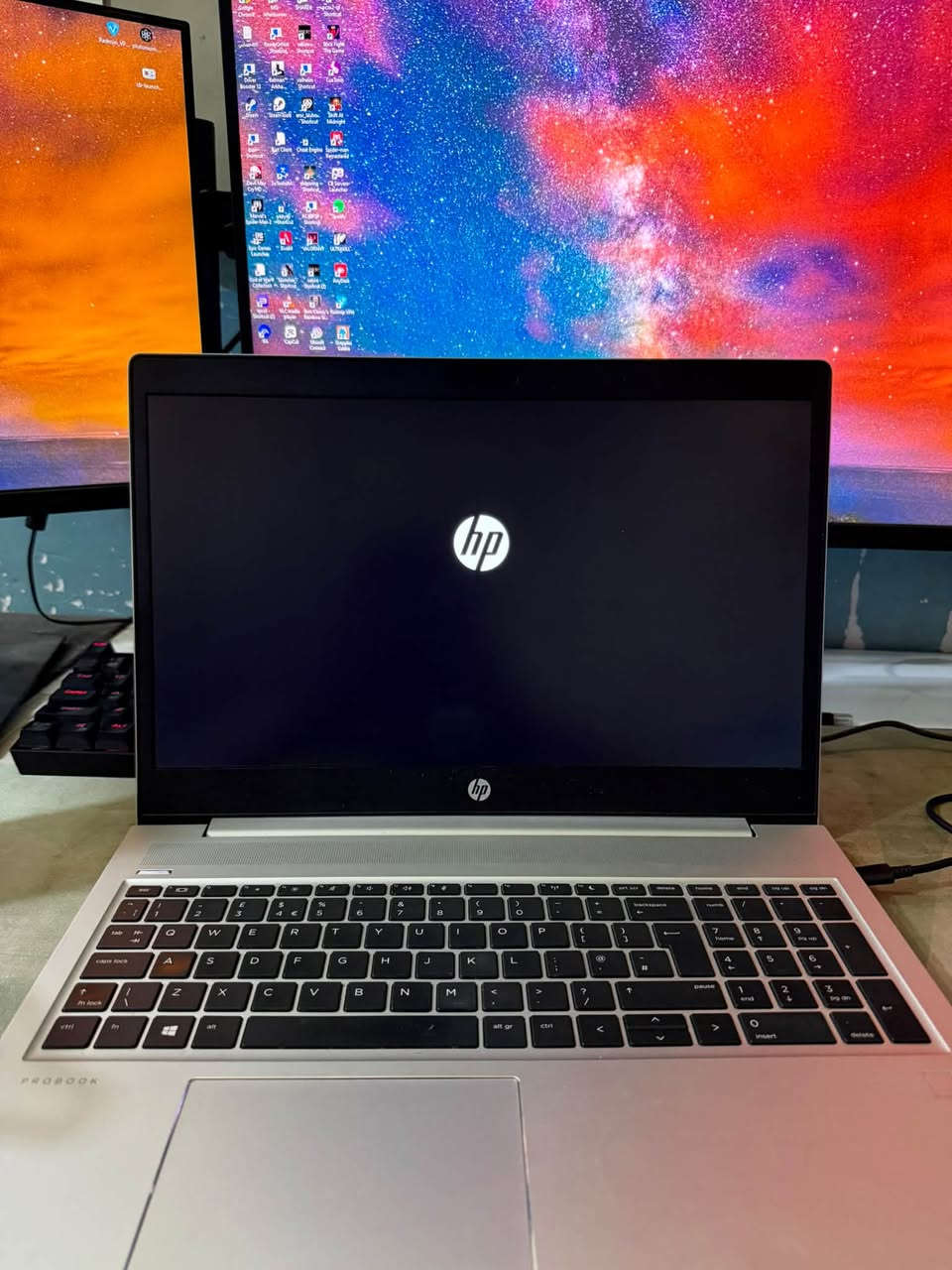 سلام عليكم لابتوب للبيع
موصفات 
الجهاز نضيف و بدون شاحنه 
I510210U 1.60hz
Ram 16 GB 
Storage 256 

السعر 250 الف و بي مجال استفسار اكثر خاص 
رقمي (***********)
