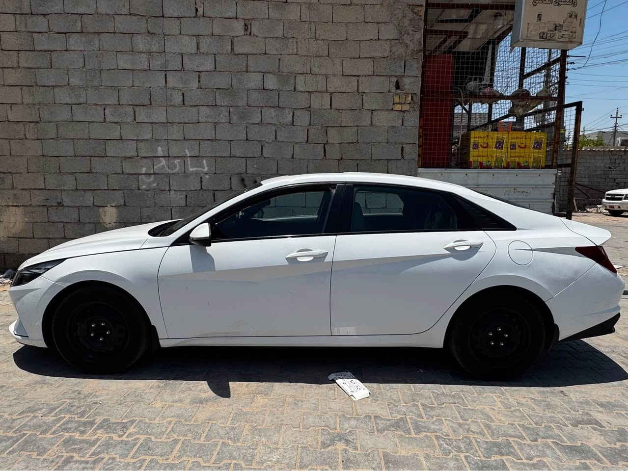 السلام عليكم 
النتره مديل 23 خليجي محركه 1600  رقم بغداد اقساط تسديد ماستر بعد سنه وتنتهي اقساطها وصير حره وكالة عامه باسم المشتري 
اضرار السياره 
جاملق خلفي بي بارد وباب الخلفي بي بارد 
السعر 133 وبي مجال 
مكاني بصرة منطقة صبخة العرب رقمي 
*********** Singapore
