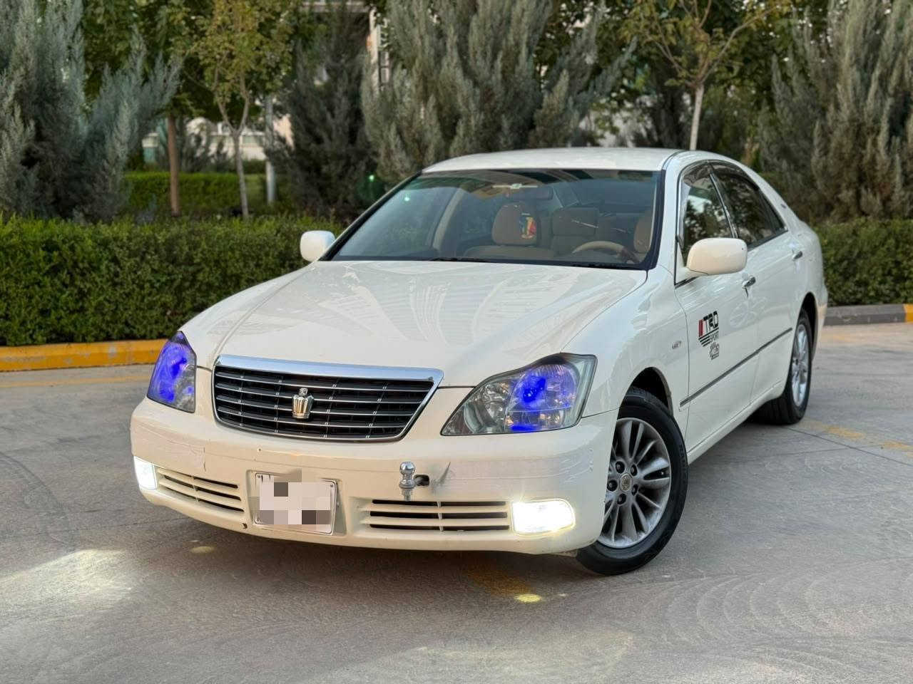(سه ره تا به ناوی خوای گه وره ) شاهینه ٢٠٠٥ ڕۆیاڵ  بڕاوه ١٨٢ گه وره به گه وره ٣ دووگمه و په رده ناو زه رد   گێڕو مه کینه ی به شه رت ده شبڵی شکاوی نییه سه یاره که کامل مه سره ف کراوه ساردی و گه رمی به شه رت برێک به ستراوه سه قفی وه ک شوشه یه  جا می پێشو دوای هه لگیراوه  هادرۆلیکی گێڕی گۆڕاوه سه یاره ی ماڵه هی مه عره ز نییه چوار تایه ی تازه م بۆ به ستوه ٢٥٠ مه سره فی نییه ١٥٤ هه زار ڕۆشتوه   شوێن سلیمانی سعری ٤٨ معامه له ***********  ڤایبه رو  وه ست ئه پی له سه ره السليمانية, العراق
