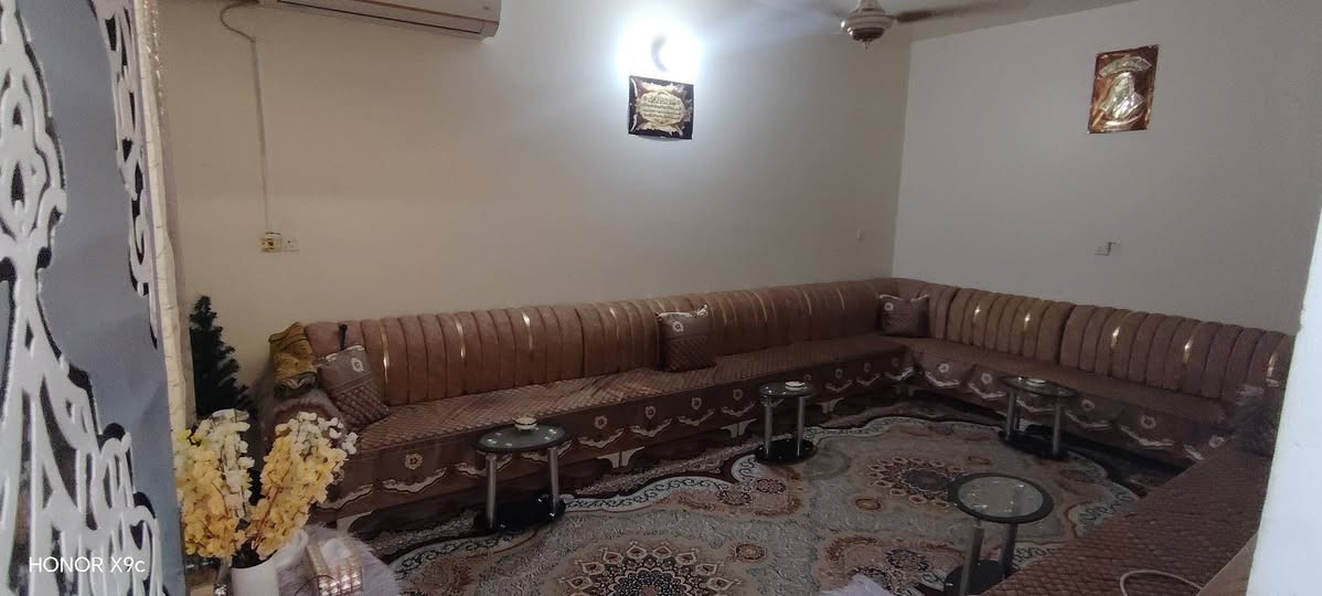 دار للبيع في مجمع الزهراء السكني 150م
واجهيا 10 النزال 15
 يتكون من ثلاث غرف نوم 
وصاله واستقبال ومطبخ
*********** ابو محمد @

نص مكتوب في الصور:
- HONOR X9c