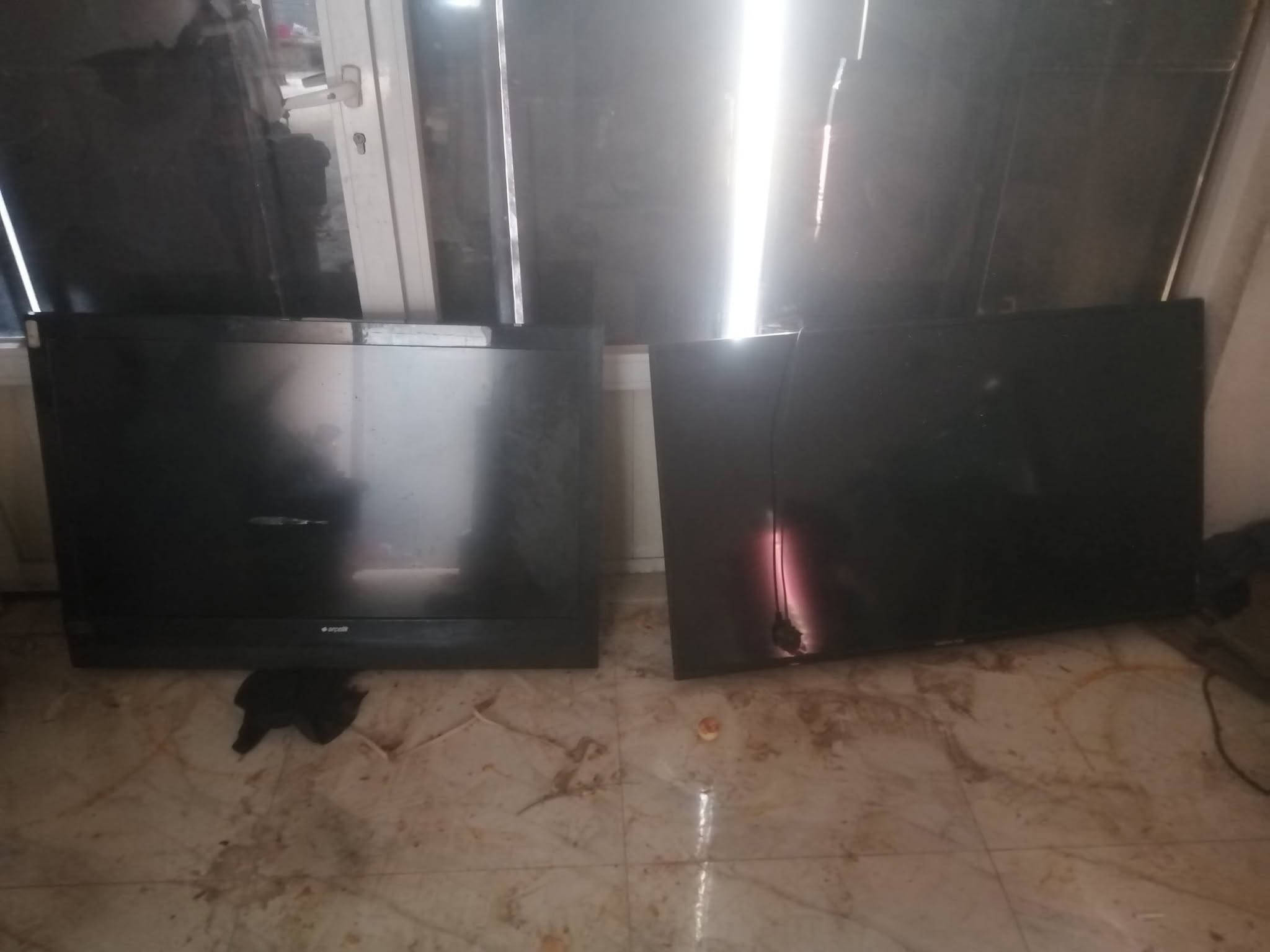 جربايات عدد 4القطعه علئ50/بلزمات عدد 2يرادن شاشات 25/تنور فافون /35/مجمده يردلها غاز سعر 80
***********
