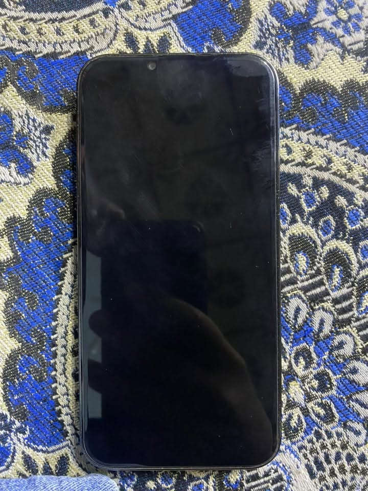 السلام عليكم 
جهاز iPhone 13 Pro Max 
الجهاز أمريكي 

غراضه الكارتون +شاحنه مال شركه 
الون اسود 
الجهازه نضافه فول ما شايف صيانه 
بطاريه 76بلاديه 
الجهاز نضافته 98% 
فيس ايدي شغال 
كلشي شغال ما بي ولا غلطه 
المكان حله نيل قرب سيطره الآثار 
للاستفسار  .. ***********
