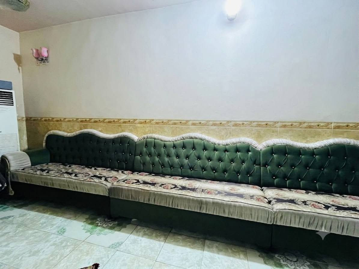 السلام عليكم ديوان للبيع 16.5متر السعر مليون و350وبي مجال العنوان بابل الحله شارع80 ه‍ـــ***********
