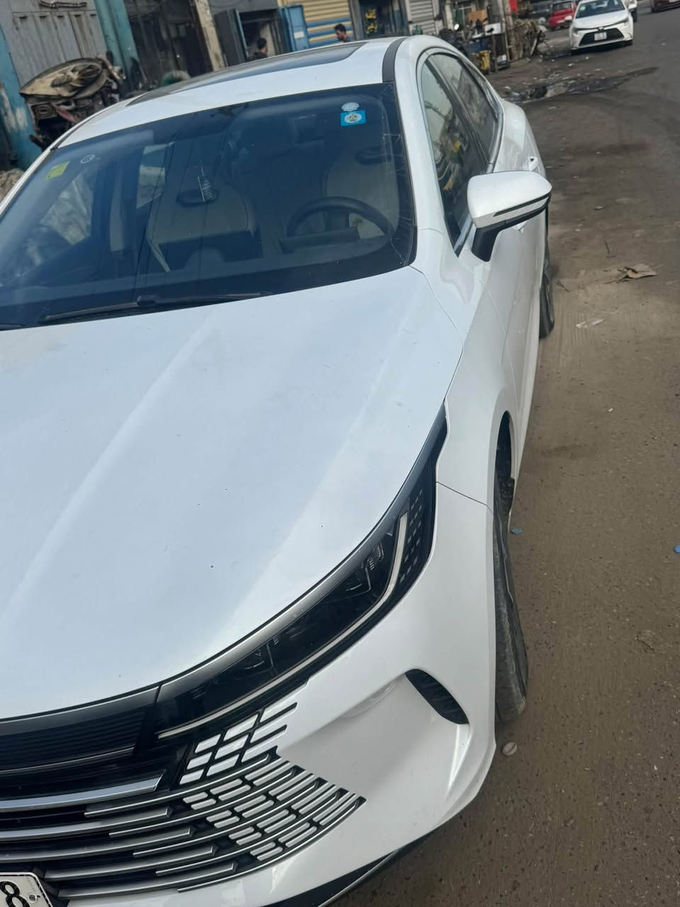 السلام عليكم 
BYD
موديل 2025 ماشيه 24الف 
سياره جديده و مرتبه فول1/1 المكان بغداد الچكوك 
***********
