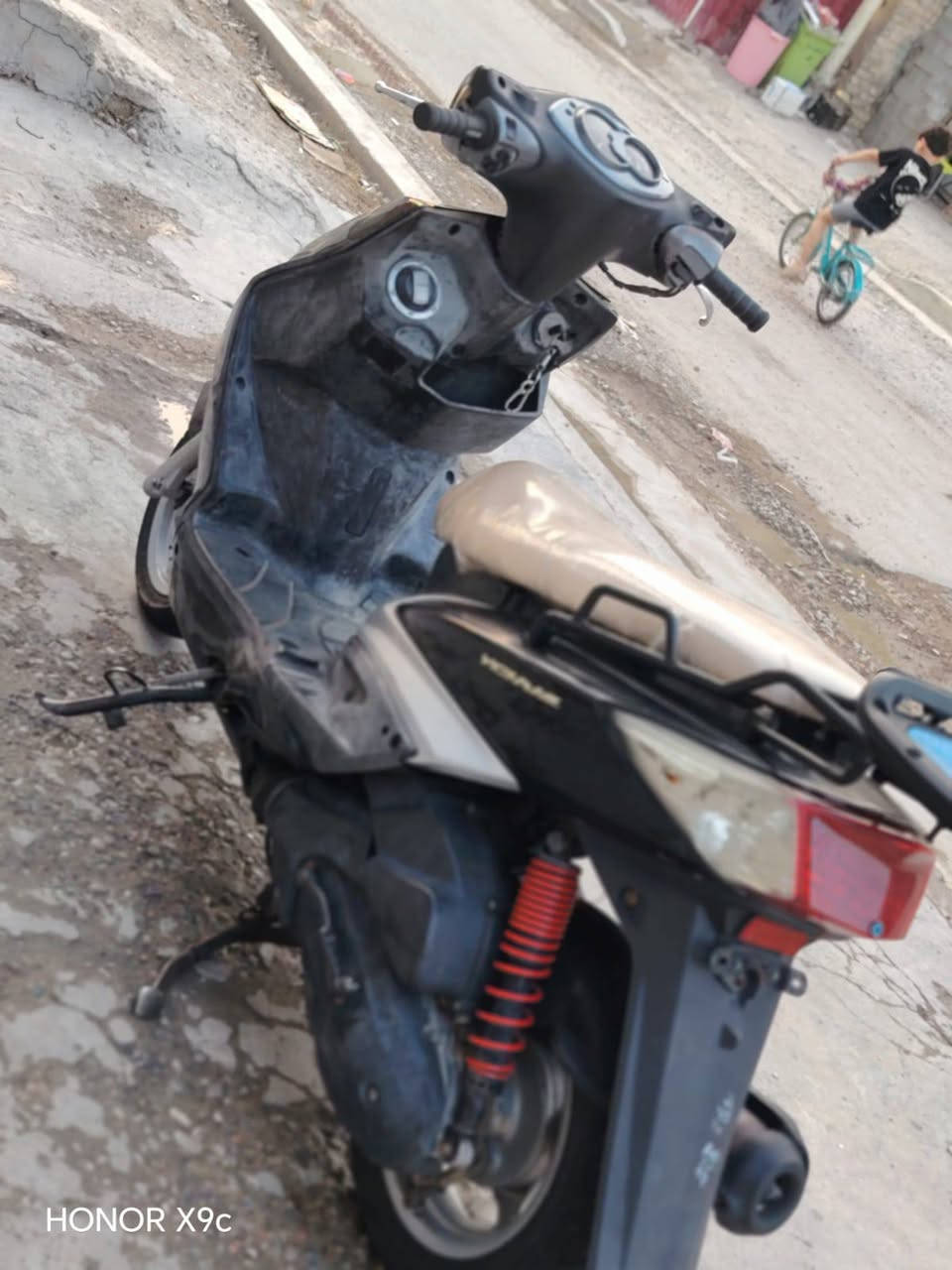 سكنس ياباني قبق نفخ اي نقص مابيها جديده لوك كله بلادي  لسعر 650 بغداد المشتل***********
