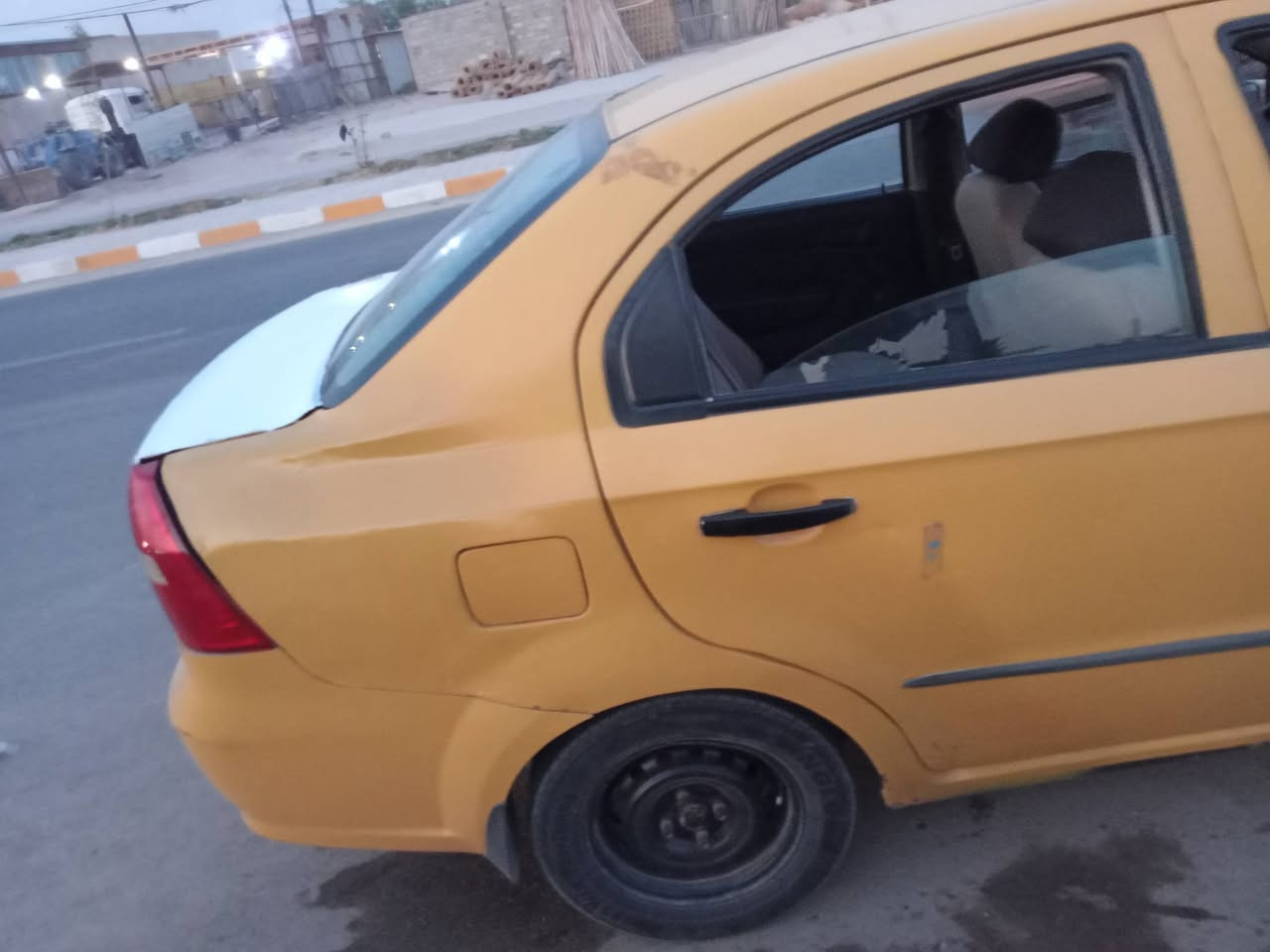 افيو موديل 2007
مسكر كير عادي 
كير مكينه مكفولات 
بيه ضربه بل جاملغ الخلفي لايمن ولايسر 
سياره معمره كامل 
رقم الماني مشروع وطني
شرط مداور 
سعره35
رقم التليفون ***********

