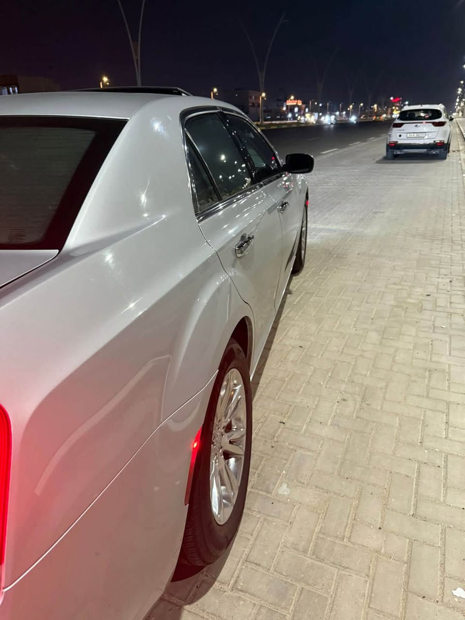 كرايسلر 2020 راقم بصره كفاله عامه داخله تقرير فول مواصفات دخول جديد ماشيه 80  مكاني البصره السعر 250 
راقم هاتف ***********
