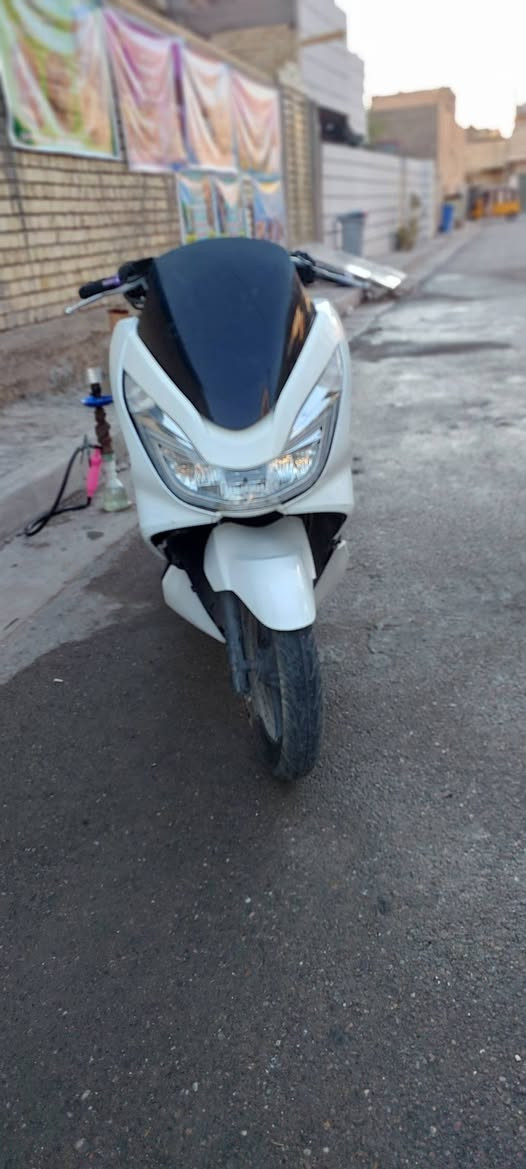 PCX الجيل الثاني
الدراجه طافيه 
للاستفسار اكثر الاتصال بالرقم 
***********
السعر ٩٠٠ وبيهة مجال بسيط
