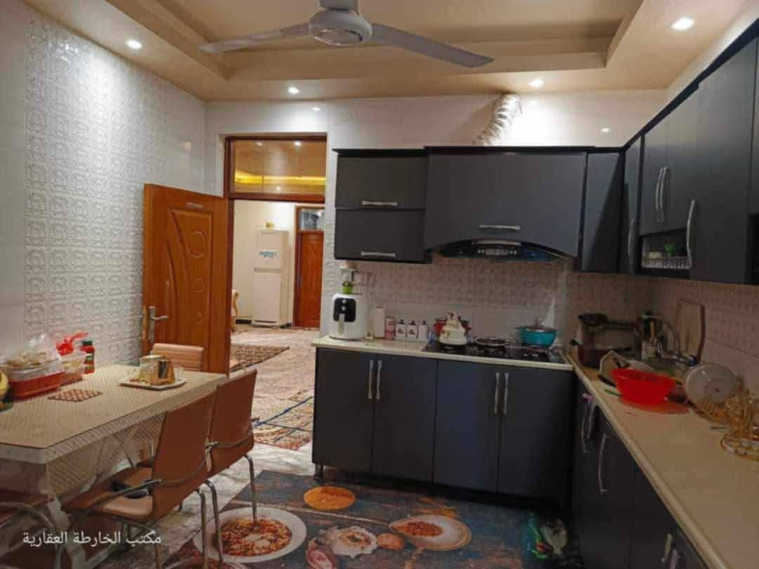 دار للبيع طابو ملك صرف الموقع حي الضباط الاولى مقابل سنتر الاسعار المساحه ١٩١ متر مربع بناء سنه ٢٠١٨ طابقين الاول يحتوي على صاله هول مطبخ غرفتين نوم مجمع صحيات الطابق الثاني غرفه نوم هول مطلوب مبادره ٨٠ مليون القسط الشهري ٤٣٨ ألف للاستفسار مكتب النبل للعقار والبناء والهندسه *********** واتساب ***********
