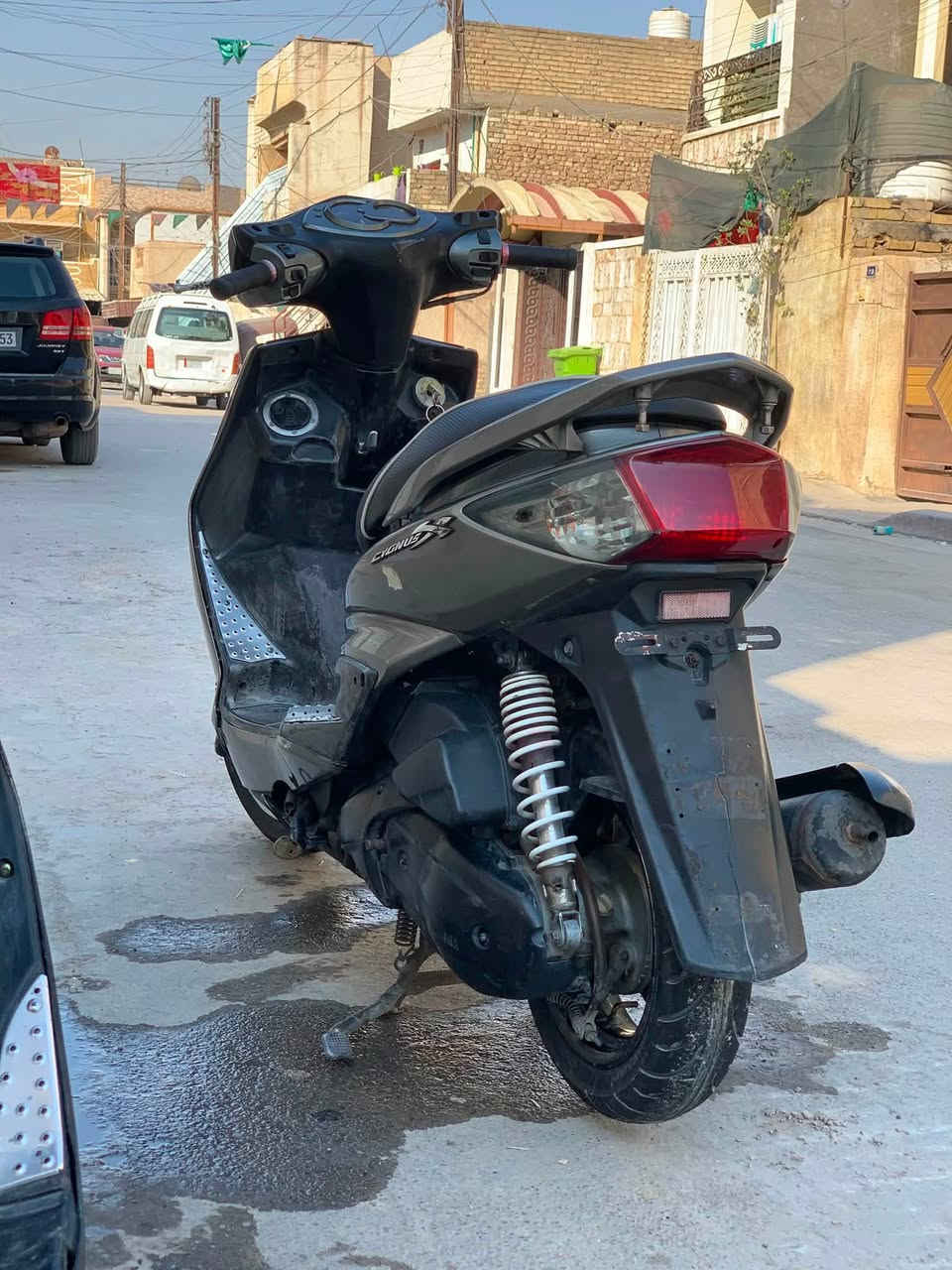 السلام عليكم دراجة سكنس فحل كوري للبيع صارلي شهرين منزلهه رمبه دراجه كفاله عامه نكره بكل وقت بيهه قطره رياضيه وكشن رياضي بلادي دراجه خير من الله تجي وتشوف بعينك المكان بغداد البياع السعر خاص رقمي ***********

