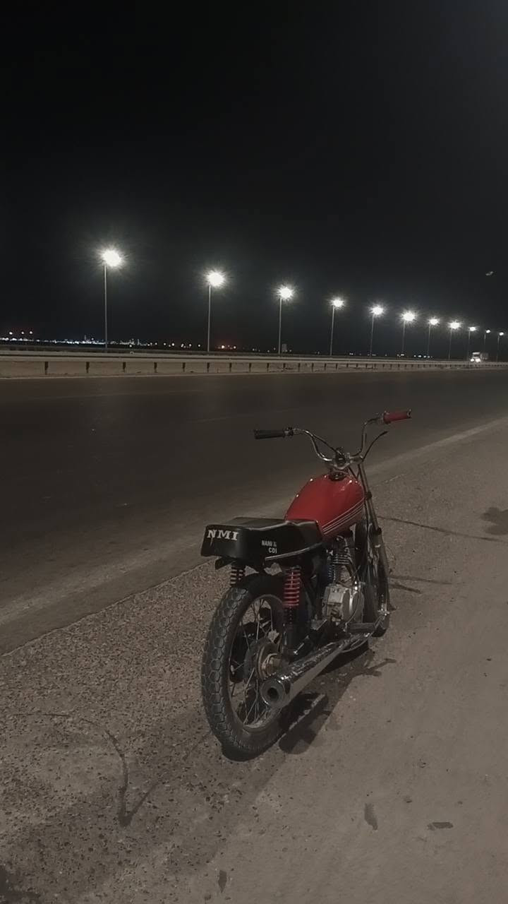 سلام وعليكم للبيع دراجه ادوات مكفوله من لسرقه مكينه نامه ناعمه لا صوت ولا دخان ولا تنقيص ماناقصها شي دراجه نهضه وسرعه خير من الله كلجات جدد تانكي جديد ويلات جدد  دبلات شغاله كابريته جديده تاخذها كبل للشارع ماناقصها شي السعر 350 مستعجل على بيعتها مكاني بصره تنومه رقمي ***********
