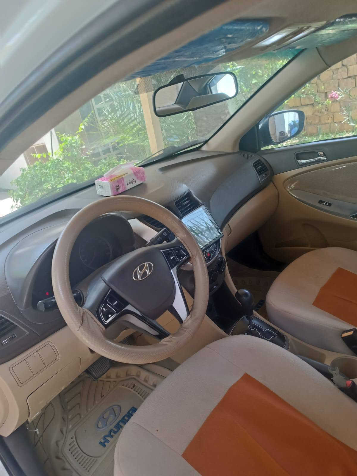 اكسنت موديل ١٥ 
السيارة جديدة احلى من الصور 
تبريد حدادية بالباكيت تخم تاير جديد مكينة ١٦٠٠ ما مفتوحة 
السيارة فول  فتحة بالقمارة  اشاير مري تحكم ستيرن 
مكان السيارة ديوانية 
السعر 100  بيع 
رجاءا غير متواجد على الفيس 

***********
