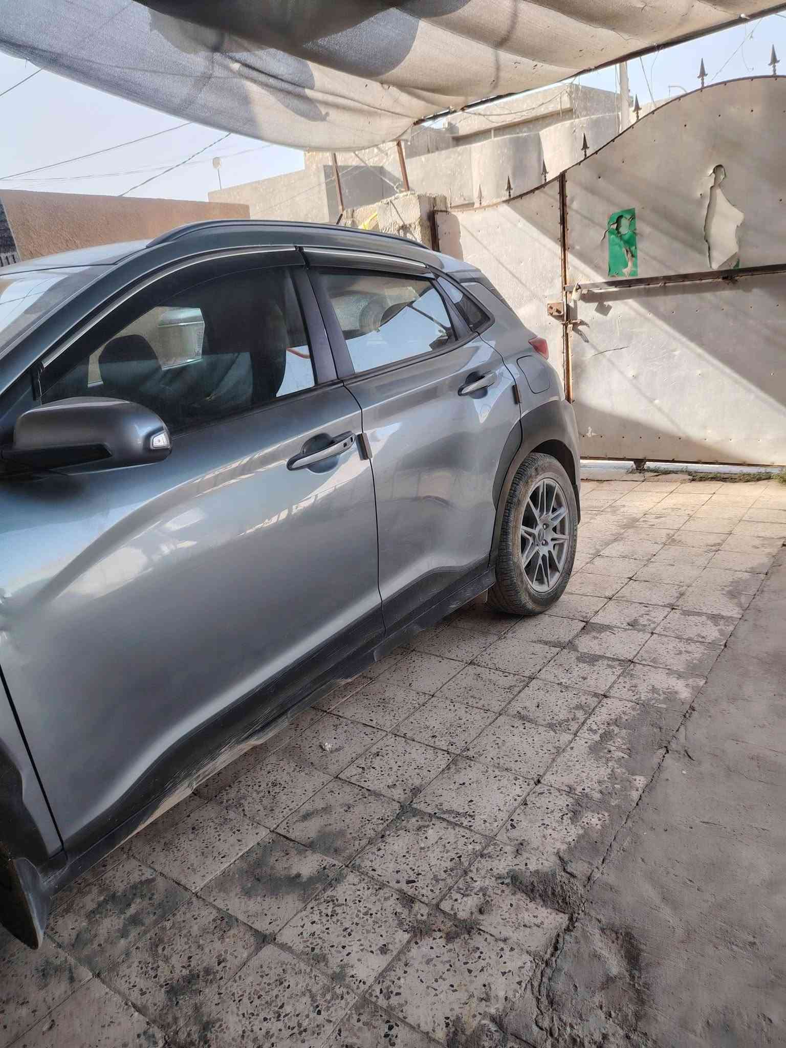 السلام عليكم ورحمة الله وبركاته لبيع كونا 2020 وارد أمريكي محرك 2000 سيارة بيها ضربة الجاملغ من جهت السايق والبنيد مبدل نفس اللون حالة المحرك مفتوح تبريدها من هي واكفه بارده بس من تمشي يطفه بيهه بصمة وشاشه كير أوتوماتيك حساسات المري الجانبية متعة في القيادة والسعر 110 ورقه للاستفسار الاتصال على الرقم ***********
