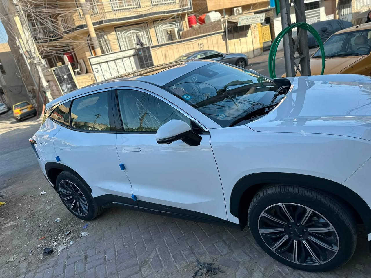 جيتور داشينك 2024
أعلى مواصفات الكجري 
بيها بارد صغار مبين سونار 
 العداد: 30 الف 
• محرك 1.6 Turbo اقتصادي وقوي
• دفع أمامي
• شاشة ضخمة متعددة الوظائف
• كاميرات محيطية 540°
• نظام ملاحة + بلوتوث + CarPlay
• فتحة سقف بانوراما واسعة
• كراسي جلد كهربائية + تبريد وتسخين
• نظام دخول وتشغيل بصمة
• رادار أمامي + حساسات + نظام الحفاظ على المسار
• إضاءات LED بالكامل
السعر 25.500مليون وبيها مجال بسيط 
بغداد الكريعات ‭‭‭‭‭***********
