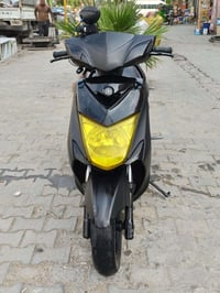 سكنس • اسود • كامرات
