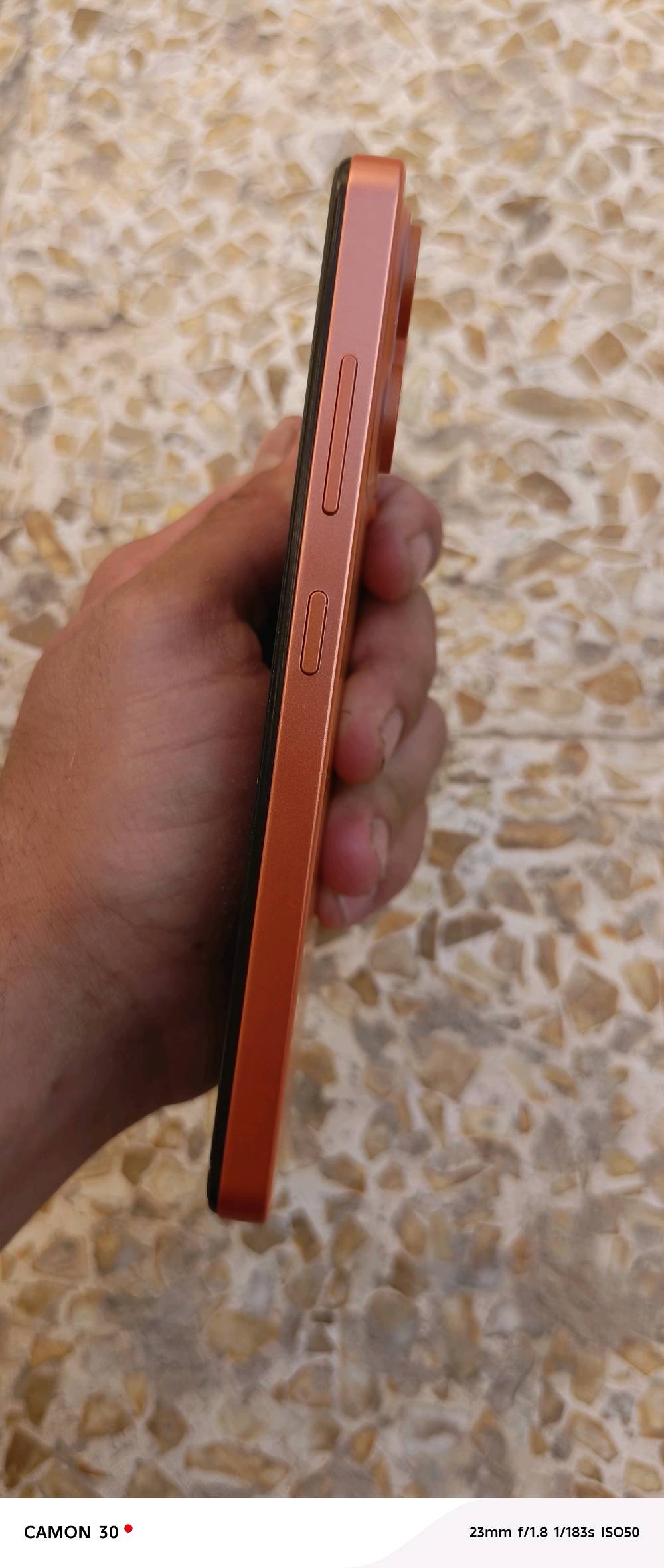 ايفون ١٧ • كوبي • ١٢٨ رام ١٦