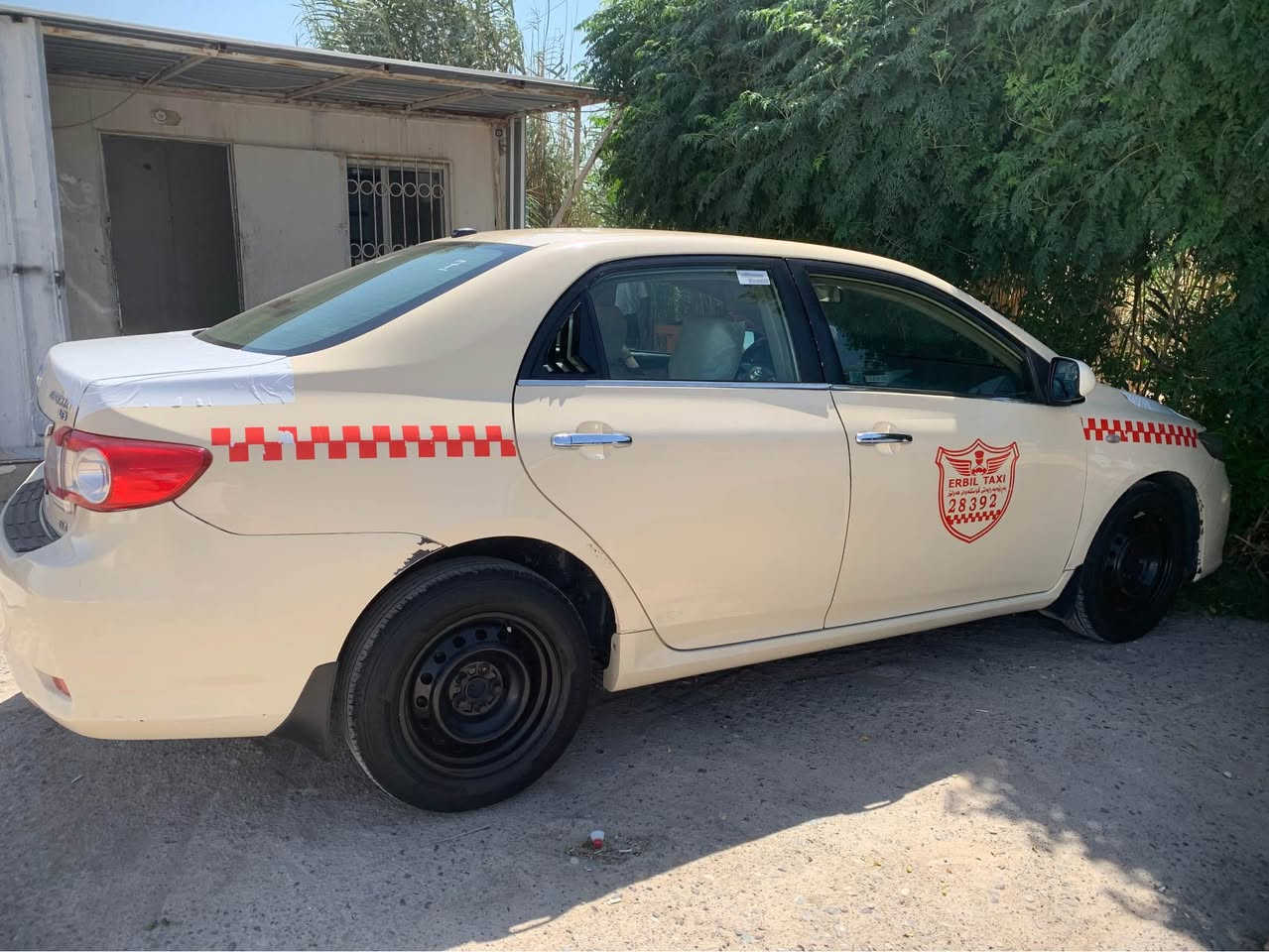 بيكاشؤ بيلاد تةكسي ٢٠١١  لؤ فرؤشتن بةس بؤنيتةكةي سبوغة سي چوار جيگاي بچوكي تةحديلة گير و تةبريتي بةشةرت مةچينةكةي كةمةك دوكةري هةية نرخي ١٢٠ وةرةقة و مةجال *********** شقلاوة, أربيل
