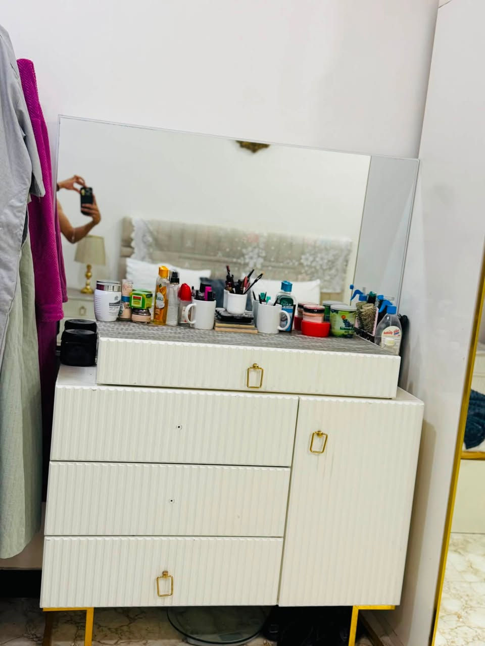 السلام عليكم عندي غرفه نوم السعر 500 لايريده يراسلني عالخاص هاذا رقم***********مستعجل ع البيع مكاني فلوجه السكنية

