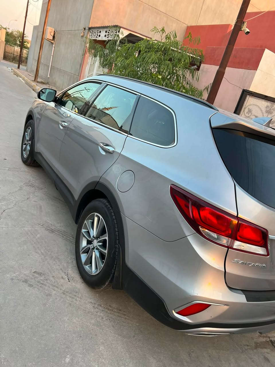 هونداي سنتافي موديل 2017
رقم سنويه جديد باسمنا تحويل مباشر 
ماشي 65 الف 
محرك (6) سلندر المرغوب (7) راكب تبريد مركزي
سيارة جديدة جداً بدون اي مصرف كلها جديد 
مواصفات فول من عدا فتحه شاشه كبيره 
تحكمات رادار كشن كهرباء  مراقبة الطريق نظام صعود ونزول اوتو  اقتصاديه الوقود ايكو  نورمال سبورت   ضرر باب تبديل (3) قطع رش امريكا فقط بدون ايرباك بدون تبديل بدون فتح 
مكان كركوك. سعر مناسب جداً ومجال للشراي 175$ 
للأستفسار ***********
