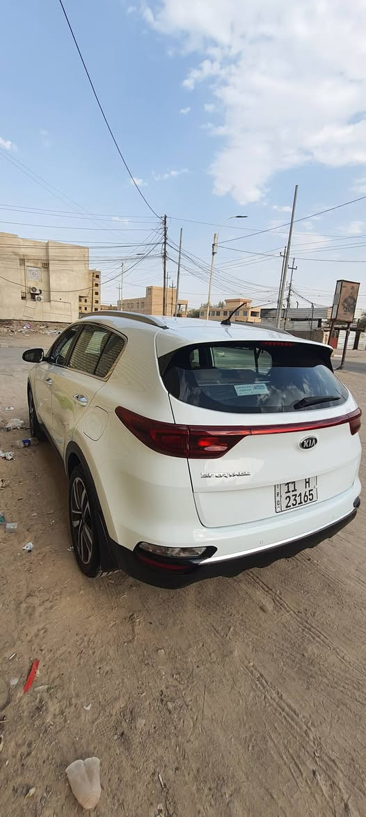سبورتج موديل 19 خليجي
مكفوله كفاله عامه ضربه وصبغ 
وتبديل باسمي هزه جديده 
ماشيه 75  مواصفات حساس امامي خلفي كامرا مري شفط تبريد قطعتين تحكم لد نهاري 
موبايل *********** 
مكان السياره ناصريه مركز
السعر 188
