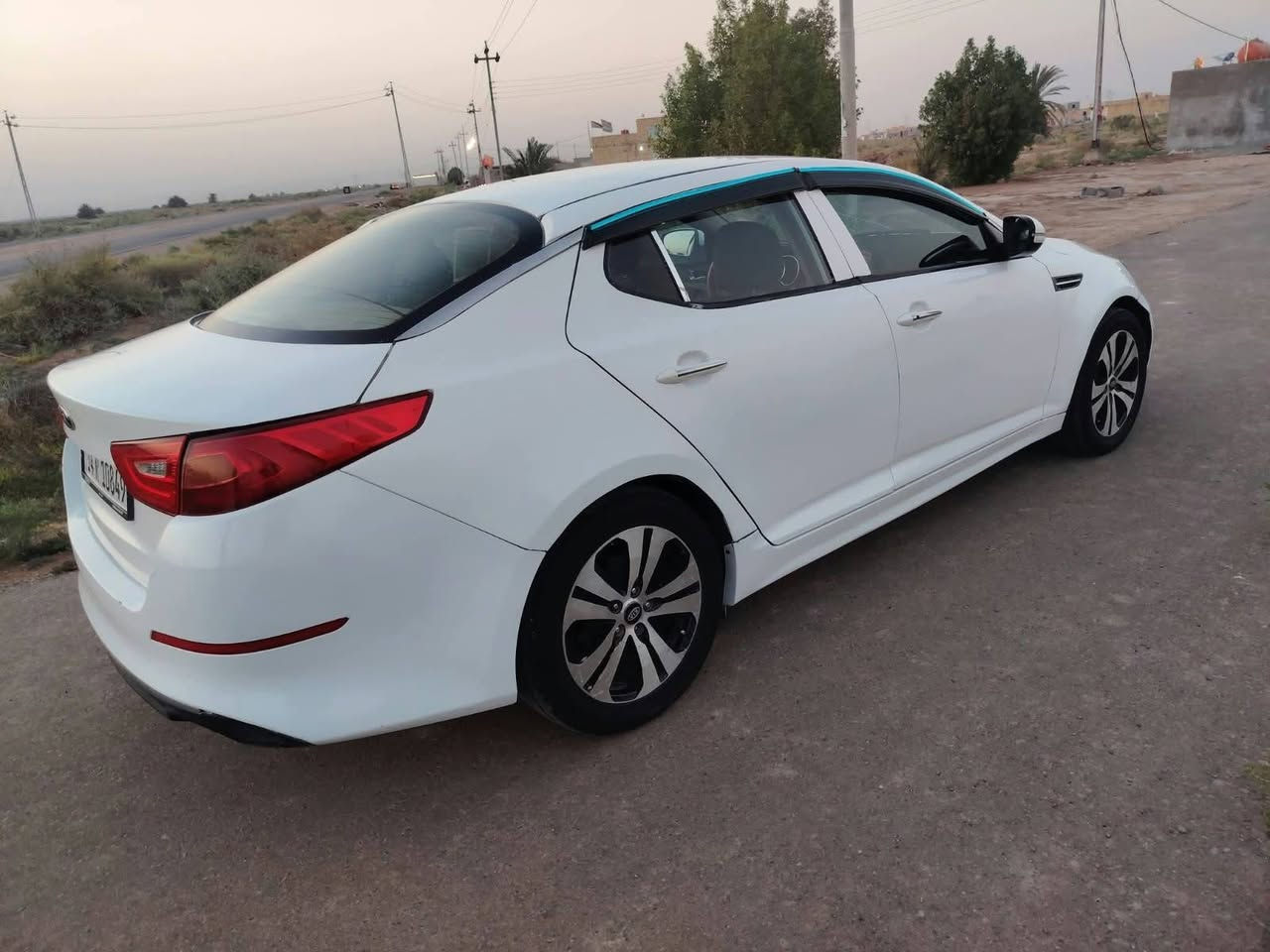 للبيع كيا اوبتيما موديل ٢٠١٤. وارد خليجي مكينة ٢٤٠٠ دوش بصمه كامرة خلفيه حدادية تمام رقم انكليزي بصرة بيها ظربة جاملغ خلفي وامامي تبريد شغال تحويل بئي وقت مكان السيارة البصرة خور الزبير السعر ٧٥ وبيها مجال رقم الهاتف *********** وتساب *********** السيارة
